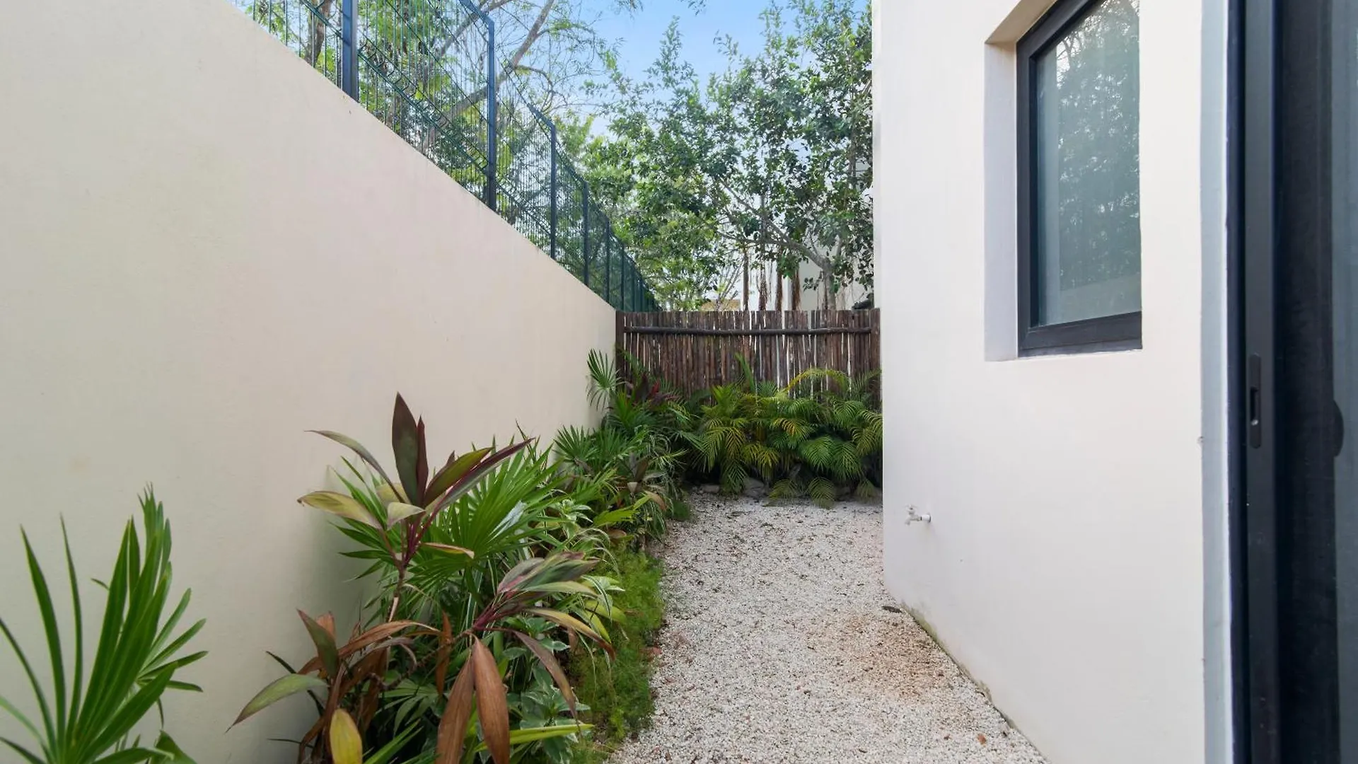 La Veleta Getaway At Asana Leaf House Sleeps 12 Villa Tulum