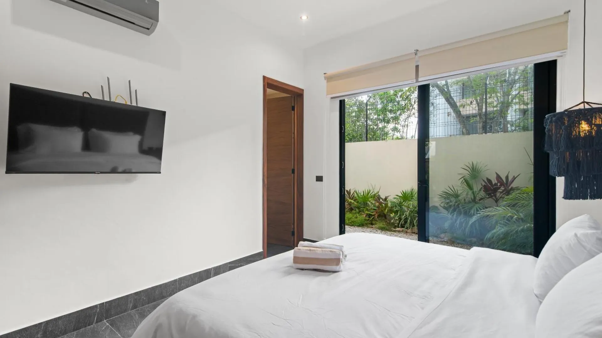 La Veleta Getaway At Asana Leaf House Sleeps 12 Villa Tulum 0*,
